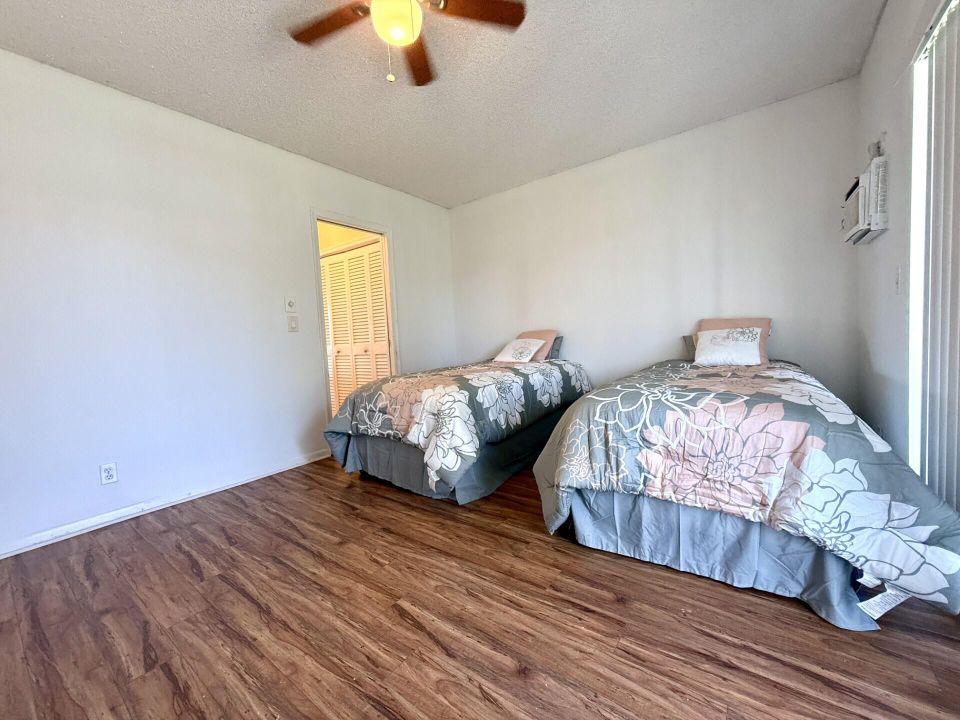 出租: $1,500 (1 贝兹, 1 浴室, 702 平方英尺)