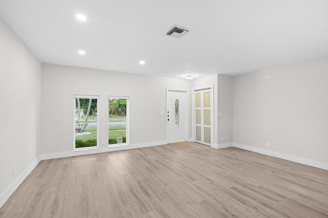 En Venta: $629,900 (2 camas, 2 baños, 1639 Pies cuadrados)