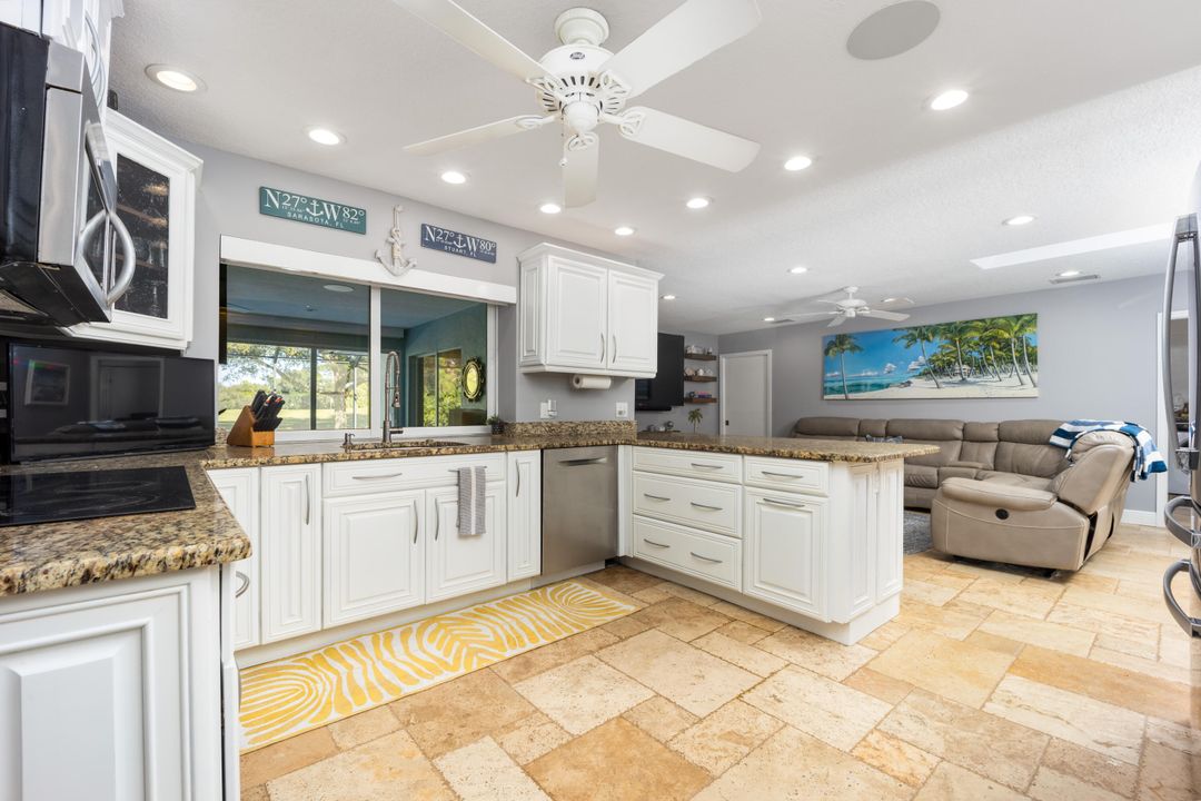 待售: $870,000 (3 贝兹, 2 浴室, 2898 平方英尺)