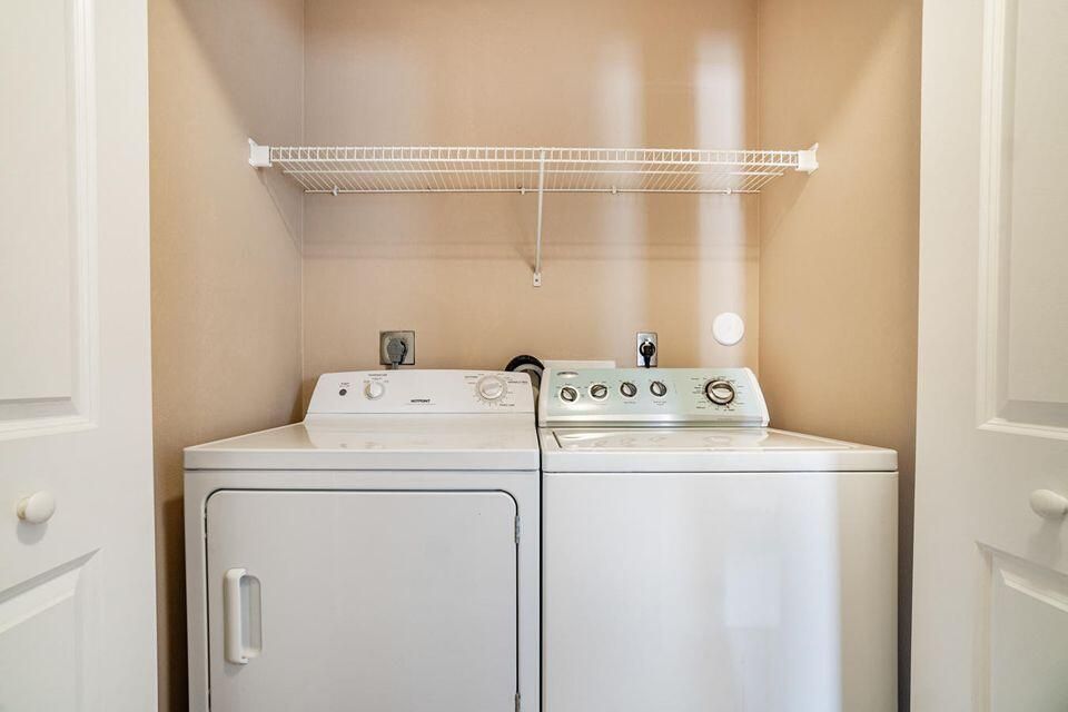 For Sale: $505,000 (3 beds, 2 baths, 1354 Square Feet)