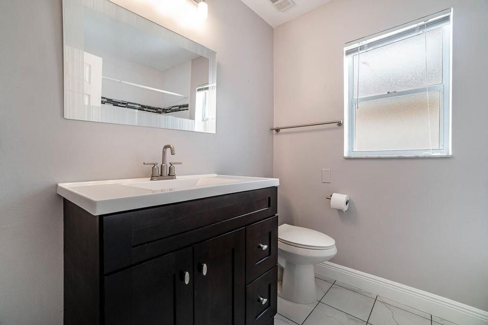 For Sale: $505,000 (3 beds, 2 baths, 1354 Square Feet)