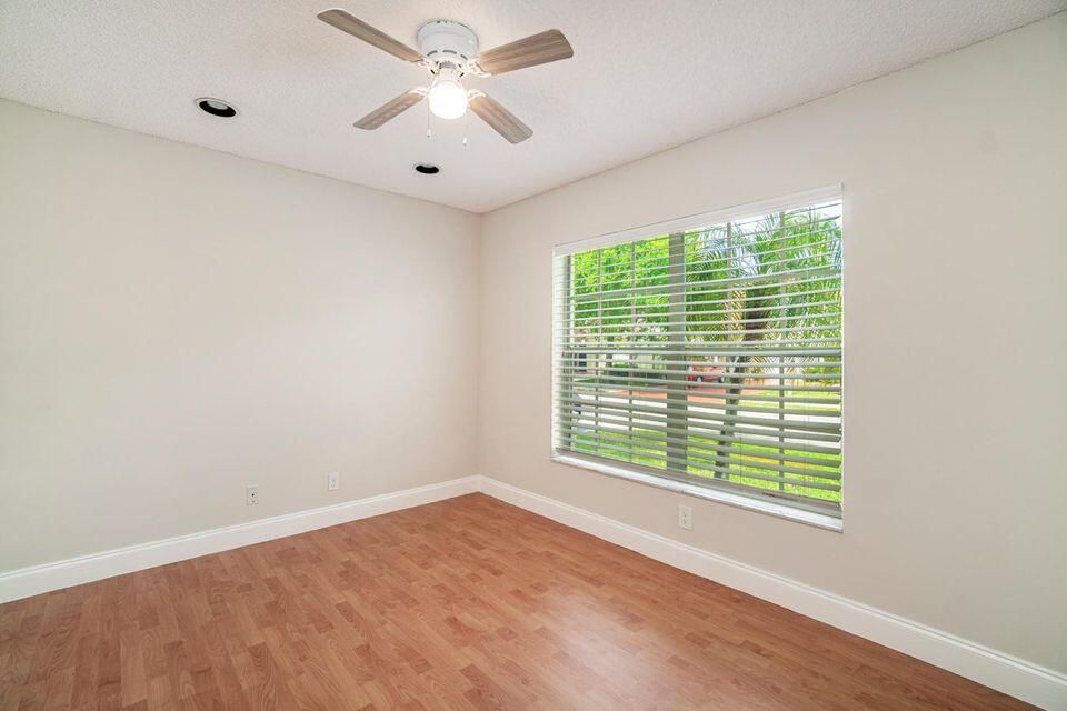 For Sale: $505,000 (3 beds, 2 baths, 1354 Square Feet)