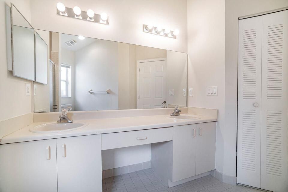 For Sale: $505,000 (3 beds, 2 baths, 1354 Square Feet)