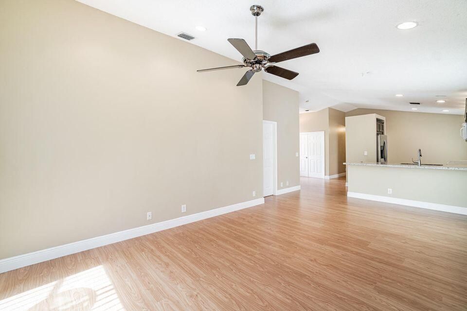 For Sale: $505,000 (3 beds, 2 baths, 1354 Square Feet)