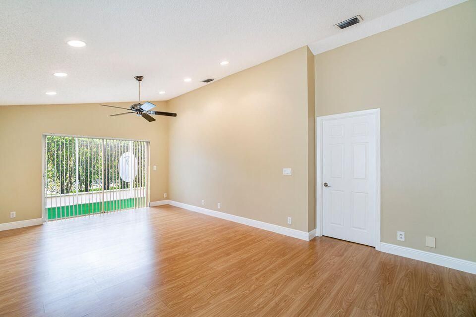 For Sale: $505,000 (3 beds, 2 baths, 1354 Square Feet)