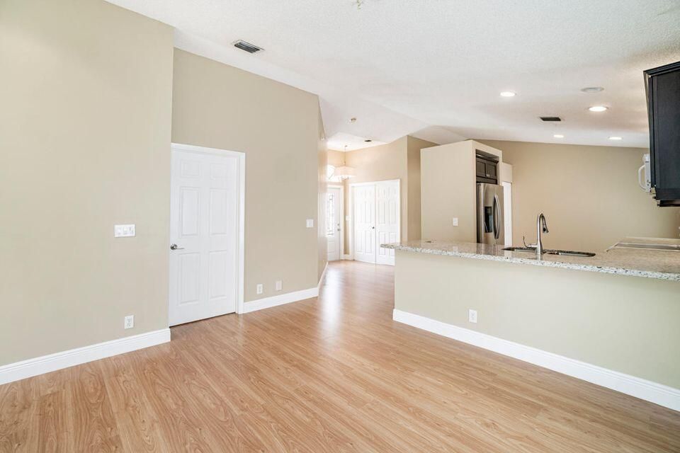 For Sale: $505,000 (3 beds, 2 baths, 1354 Square Feet)