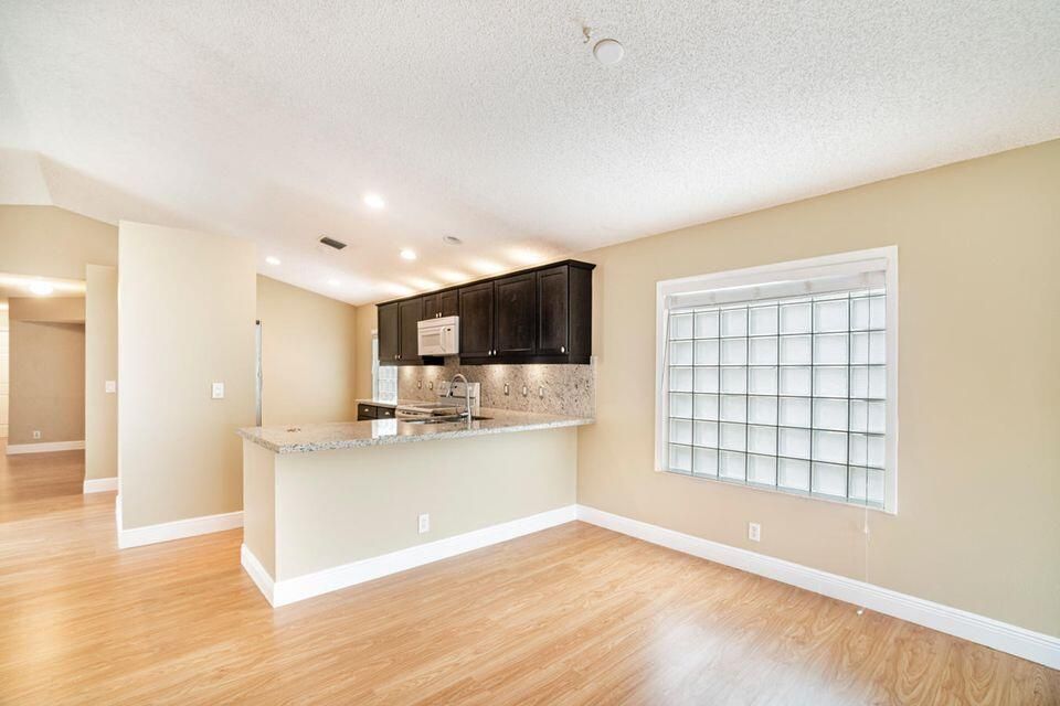 For Sale: $505,000 (3 beds, 2 baths, 1354 Square Feet)