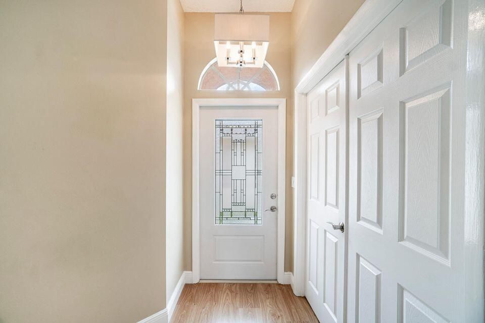 For Sale: $505,000 (3 beds, 2 baths, 1354 Square Feet)