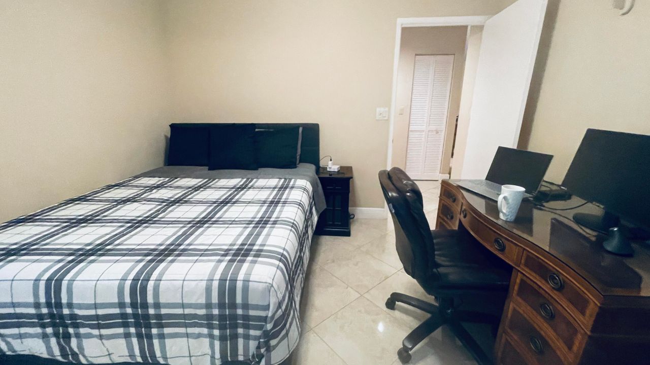 出租: $3,850 (2 贝兹, 2 浴室, 1500 平方英尺)