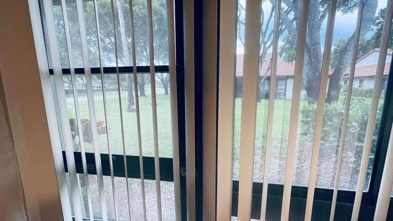 出租: $3,850 (2 贝兹, 2 浴室, 1500 平方英尺)