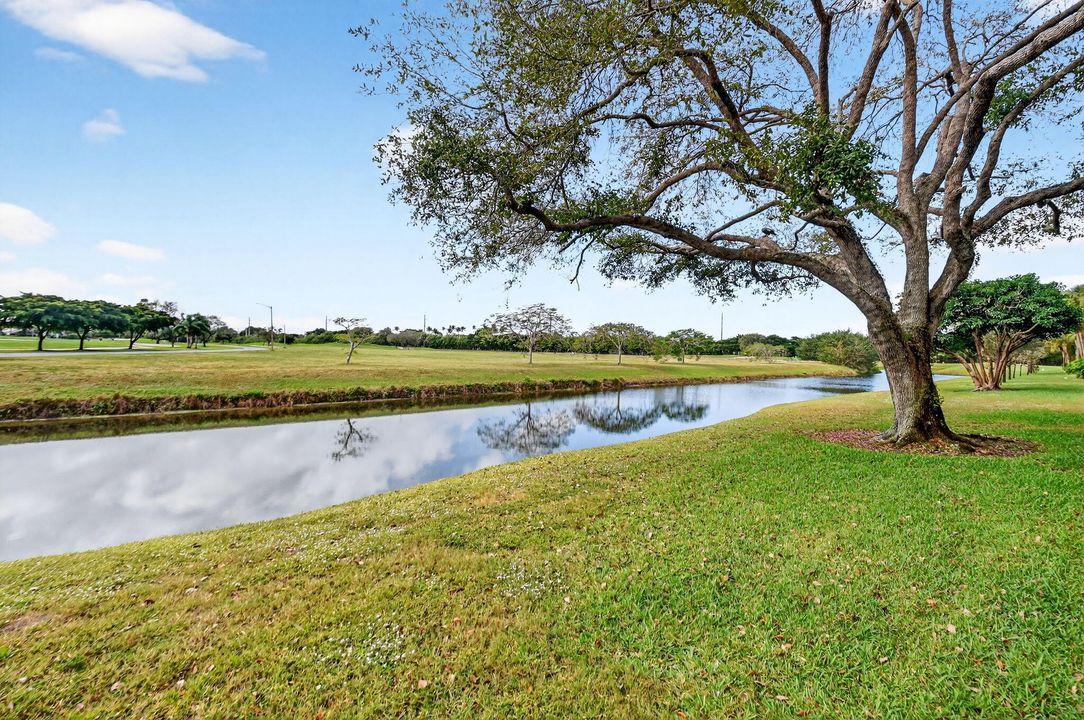 For Sale: $210,000 (2 beds, 2 baths, 1424 Square Feet)