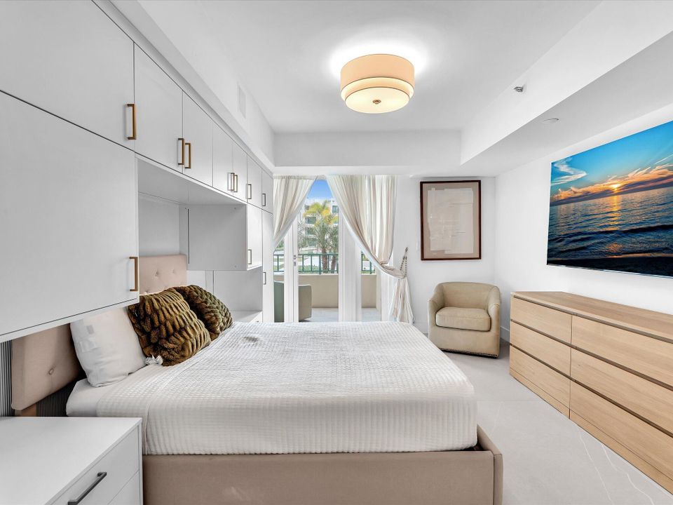 For Sale: $1,250,000 (2 beds, 2 baths, 1706 Square Feet)