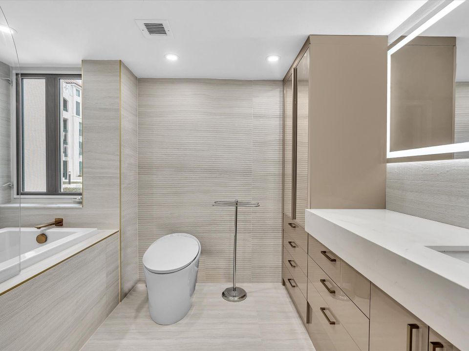 For Sale: $1,250,000 (2 beds, 2 baths, 1706 Square Feet)