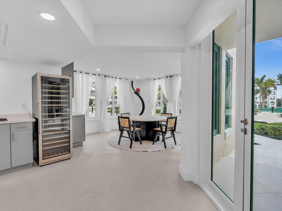 For Sale: $1,250,000 (2 beds, 2 baths, 1706 Square Feet)