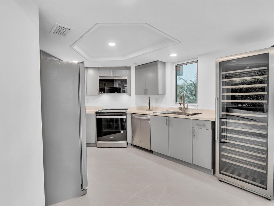 For Sale: $1,250,000 (2 beds, 2 baths, 1706 Square Feet)