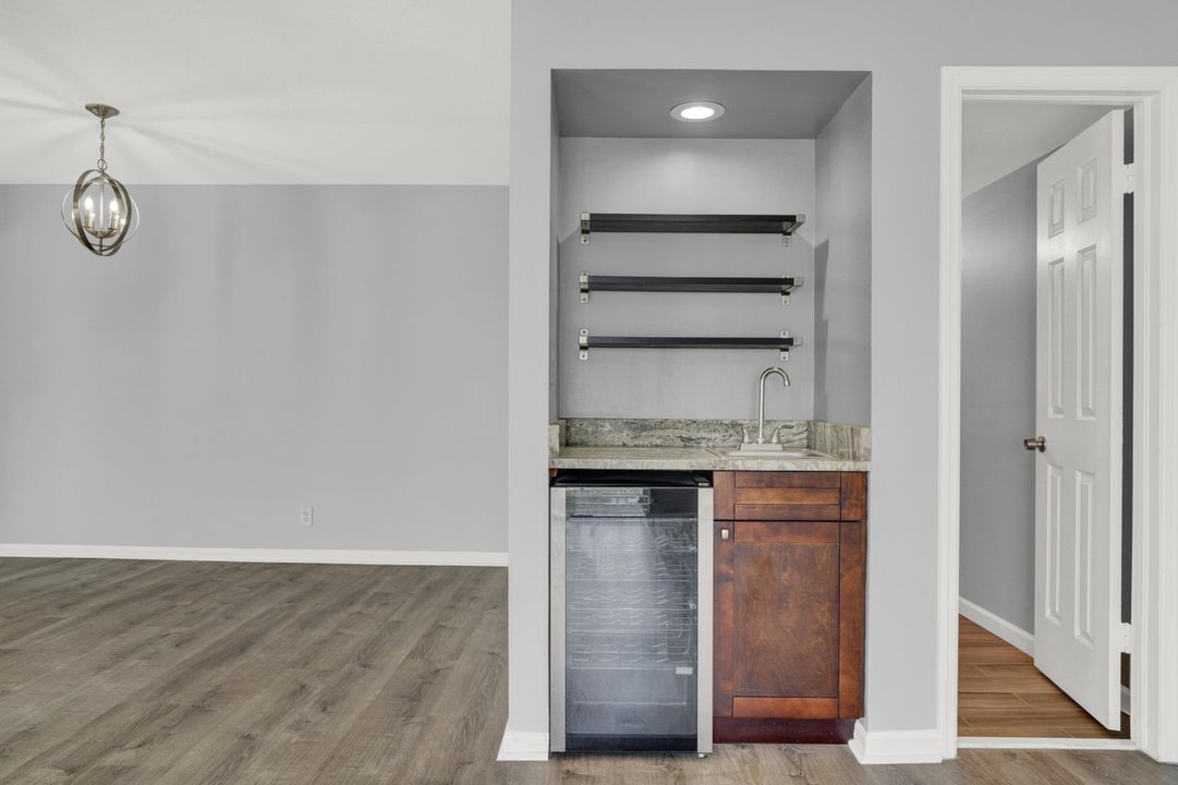 For Sale: $400,000 (3 beds, 2 baths, 1848 Square Feet)