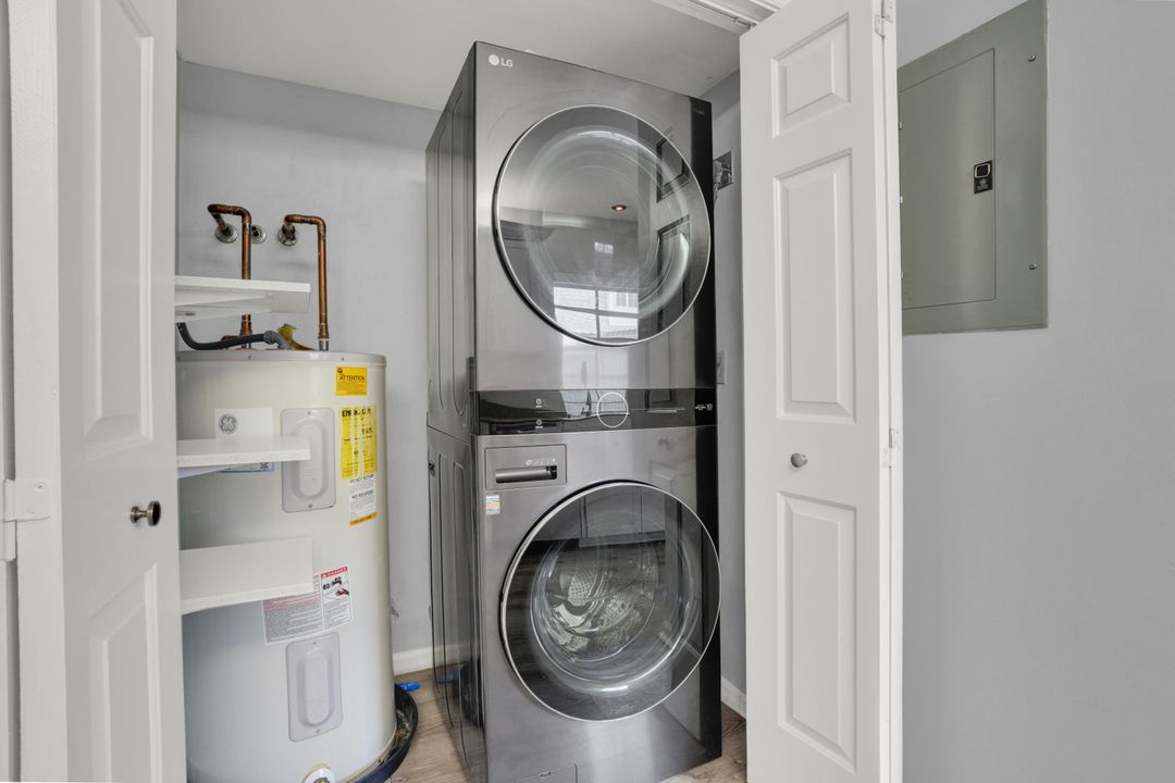 For Sale: $400,000 (3 beds, 2 baths, 1848 Square Feet)