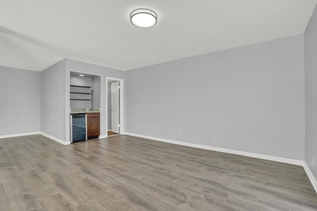 For Sale: $400,000 (3 beds, 2 baths, 1848 Square Feet)