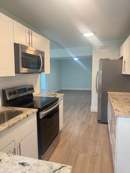 For Rent: $2,800 (2 beds, 1 baths, 1179 Square Feet)