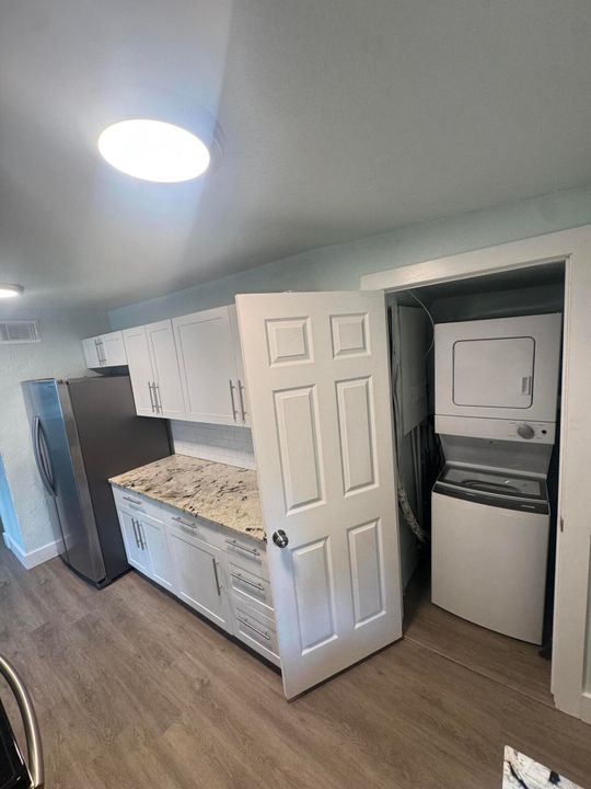 For Rent: $2,800 (2 beds, 1 baths, 1179 Square Feet)