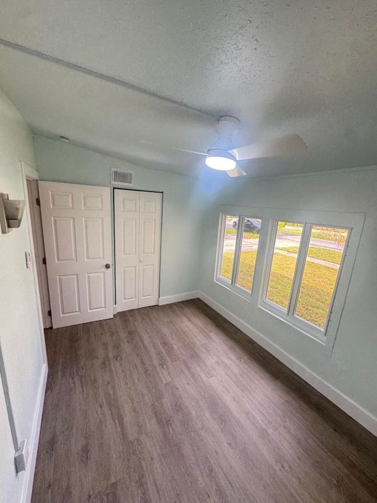 For Rent: $2,800 (2 beds, 1 baths, 1179 Square Feet)