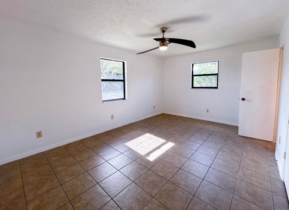 待售: $269,000 (2 贝兹, 2 浴室, 1120 平方英尺)