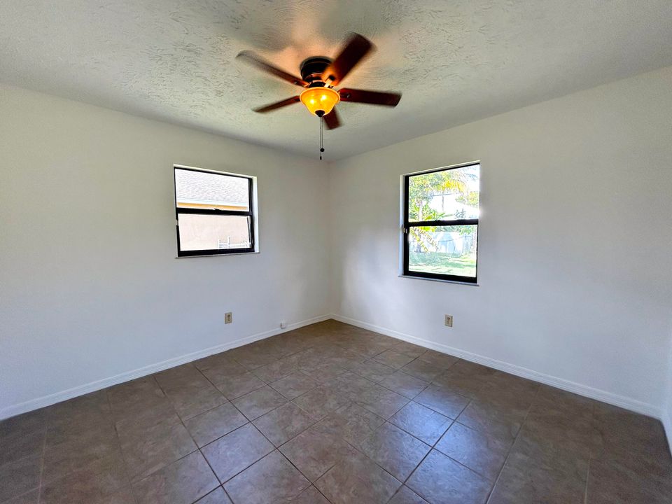 待售: $269,000 (2 贝兹, 2 浴室, 1120 平方英尺)