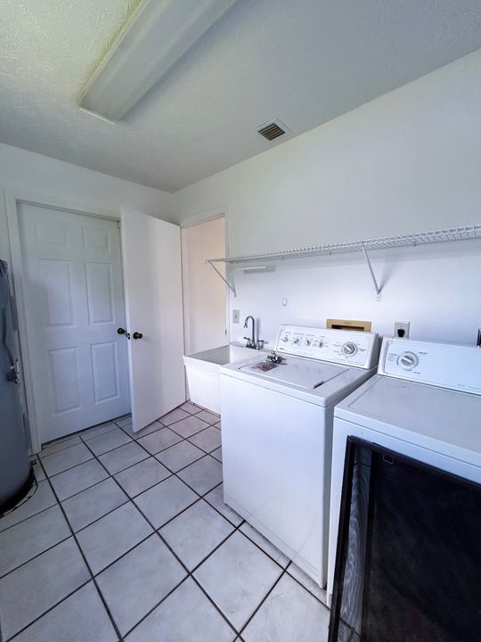 待售: $269,000 (2 贝兹, 2 浴室, 1120 平方英尺)