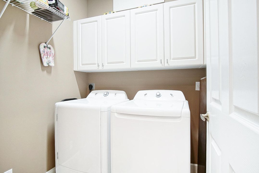 待售: $368,000 (2 贝兹, 2 浴室, 1751 平方英尺)