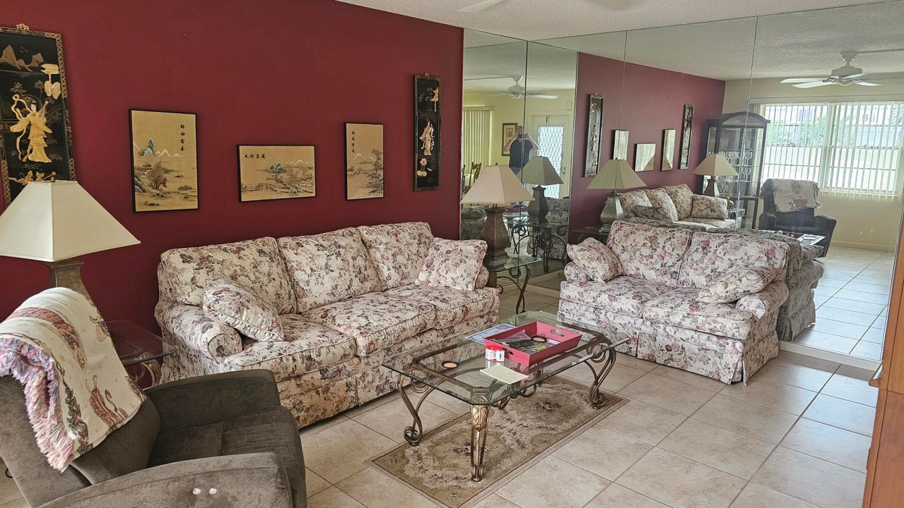 待售: $78,000 (2 贝兹, 1 浴室, 820 平方英尺)