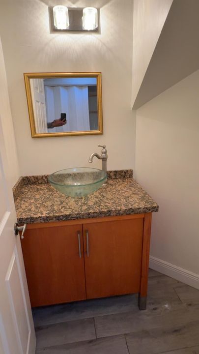 For Rent: $3,750 (4 beds, 2 baths, 2186 Square Feet)