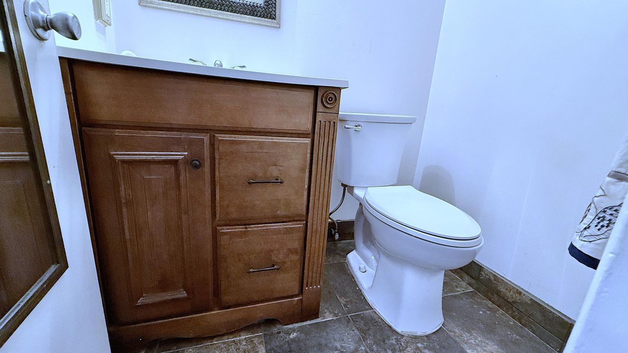 待售: $90,000 (1 贝兹, 1 浴室, 700 平方英尺)