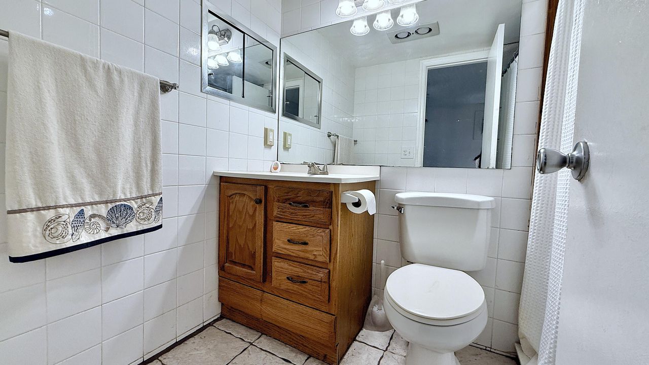 待售: $90,000 (1 贝兹, 1 浴室, 700 平方英尺)