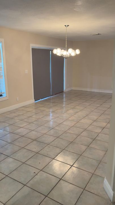 For Rent: $3,750 (4 beds, 2 baths, 2186 Square Feet)