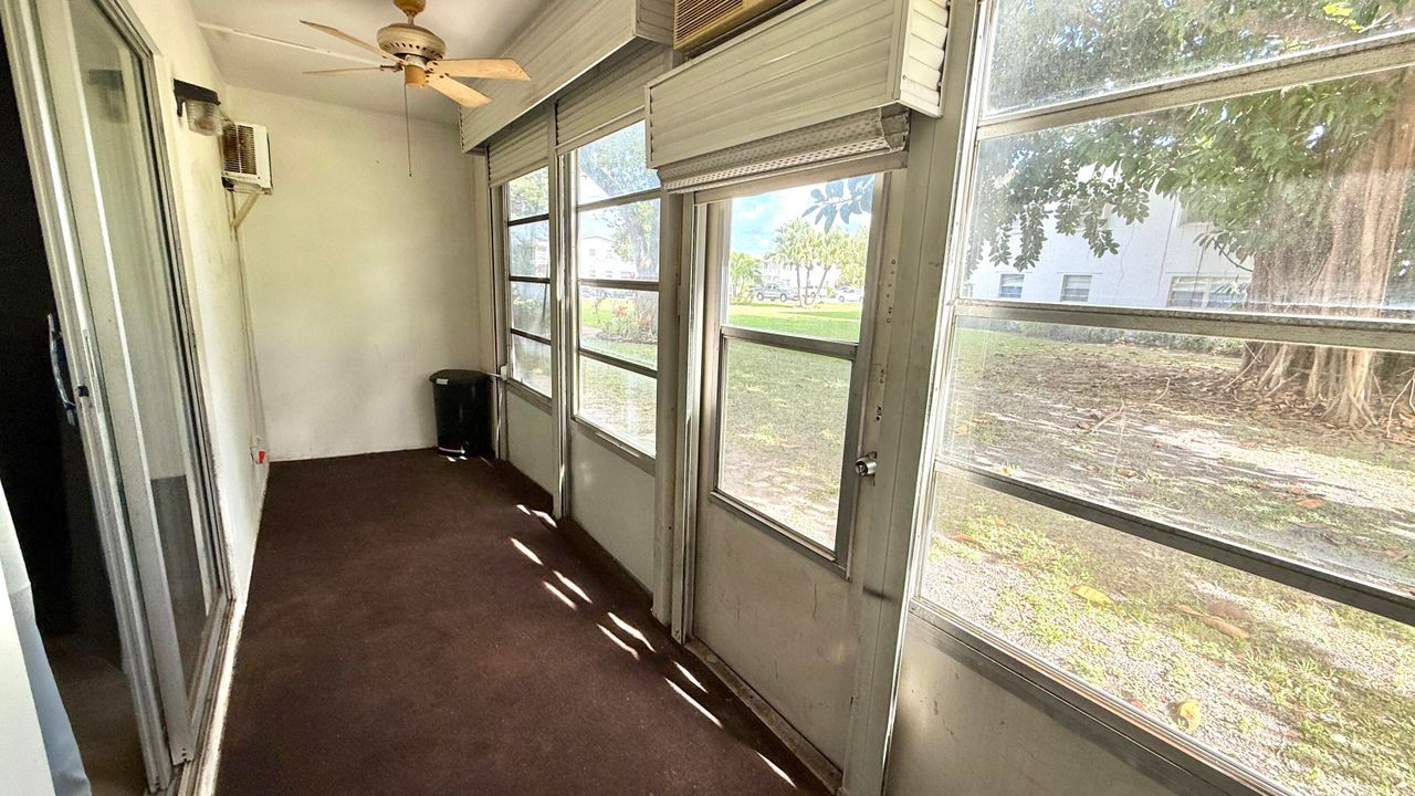 待售: $90,000 (1 贝兹, 1 浴室, 700 平方英尺)