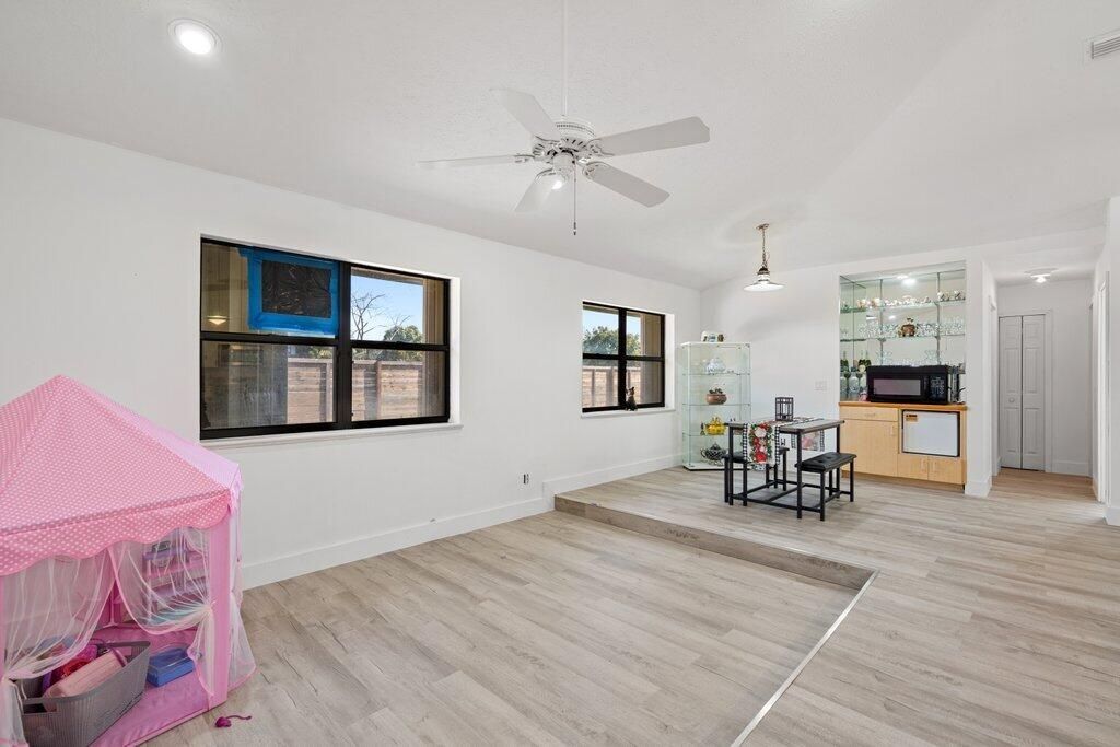 На продажу: $495,000 (3 спален, 3 ванн, 1828 Квадратных фут)