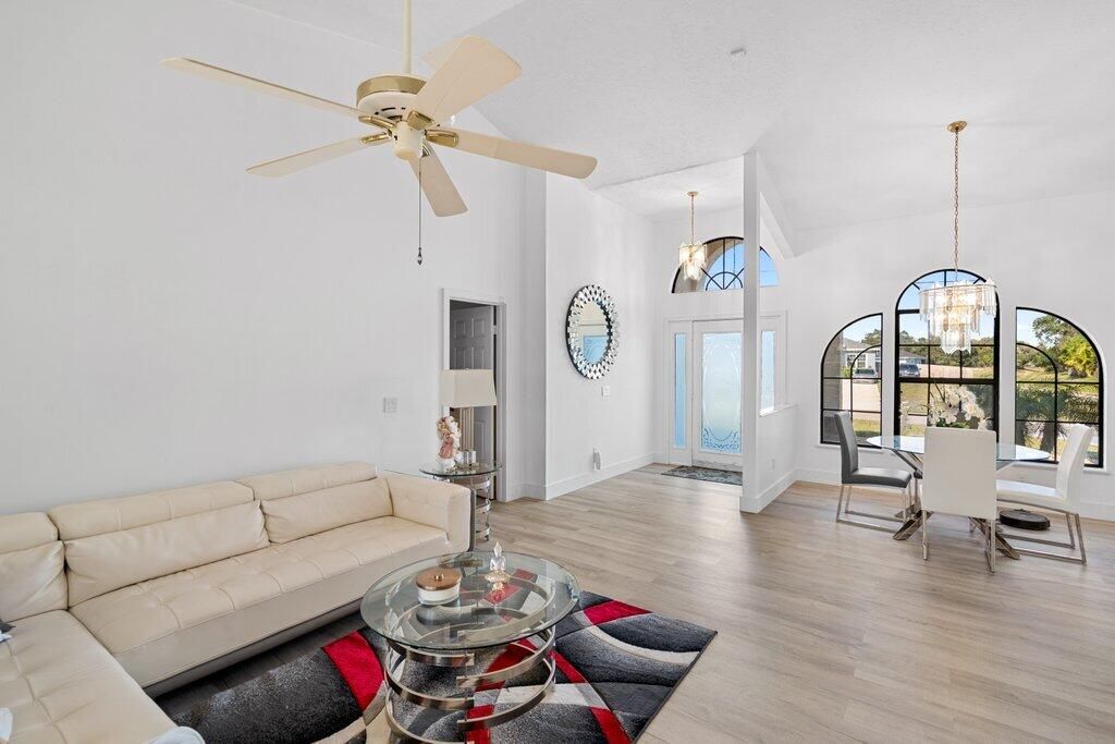 На продажу: $495,000 (3 спален, 3 ванн, 1828 Квадратных фут)