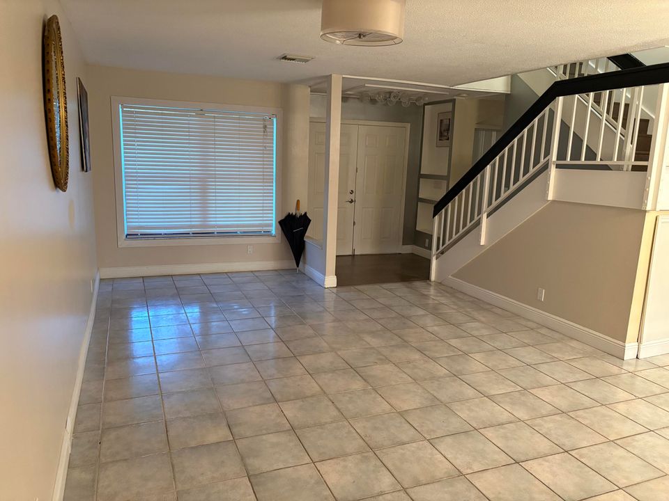 For Rent: $3,750 (4 beds, 2 baths, 2186 Square Feet)