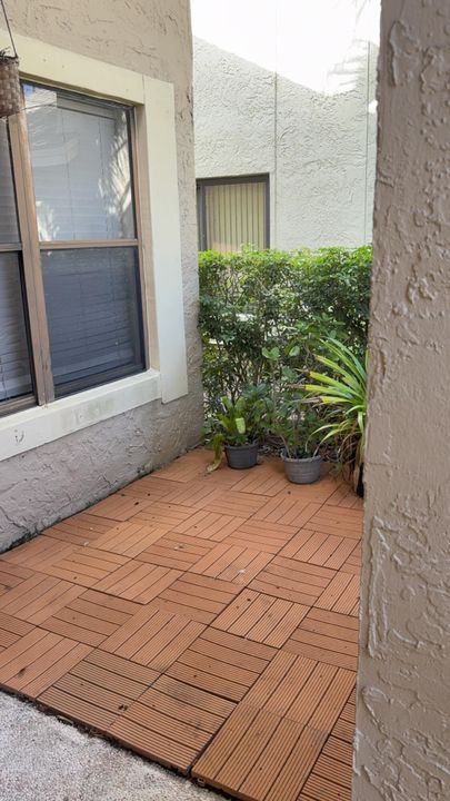 For Rent: $3,750 (4 beds, 2 baths, 2186 Square Feet)