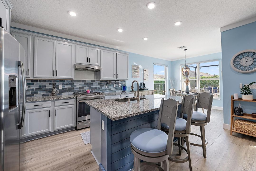 待售: $404,900 (2 贝兹, 2 浴室, 1355 平方英尺)