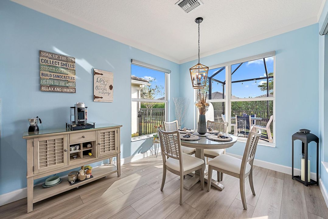 待售: $404,900 (2 贝兹, 2 浴室, 1355 平方英尺)