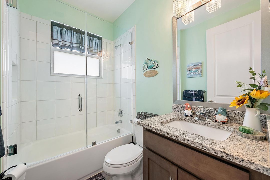 待售: $404,900 (2 贝兹, 2 浴室, 1355 平方英尺)