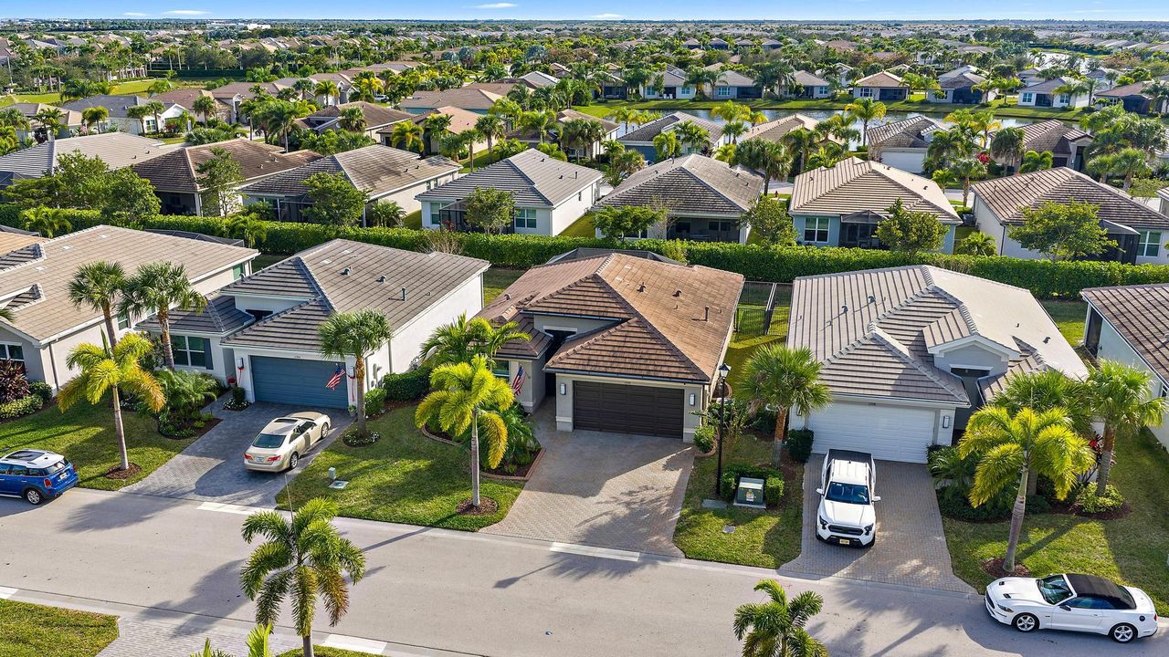 待售: $404,900 (2 贝兹, 2 浴室, 1355 平方英尺)