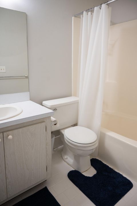 For Sale: $230,000 (2 beds, 2 baths, 1023 Square Feet)