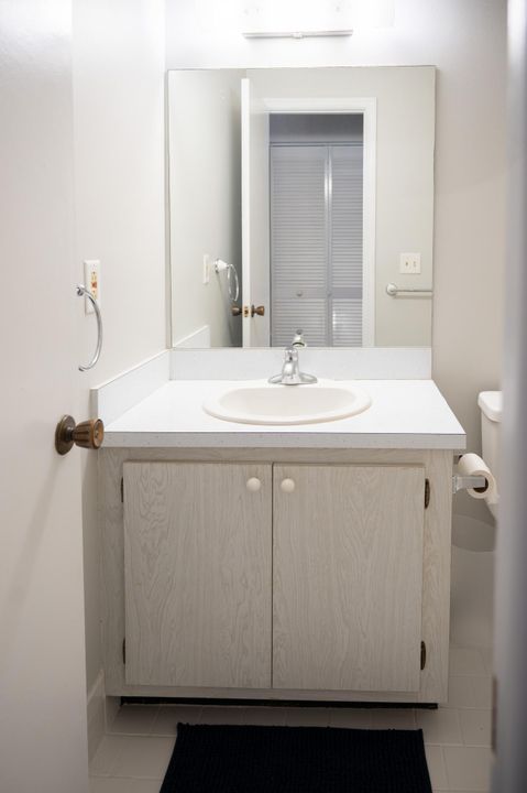 For Sale: $230,000 (2 beds, 2 baths, 1023 Square Feet)