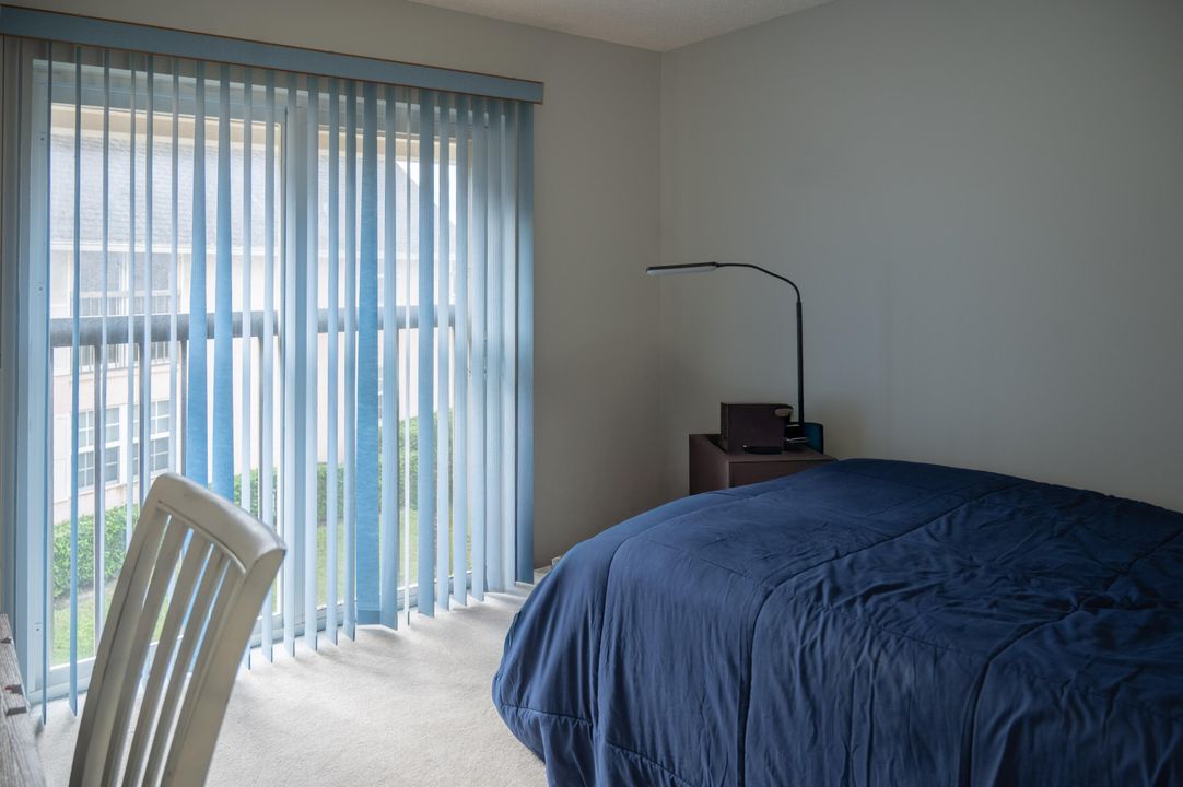 For Sale: $230,000 (2 beds, 2 baths, 1023 Square Feet)