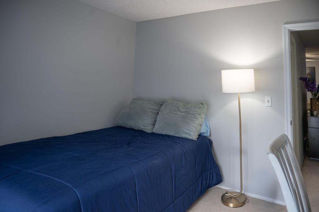 For Sale: $230,000 (2 beds, 2 baths, 1023 Square Feet)