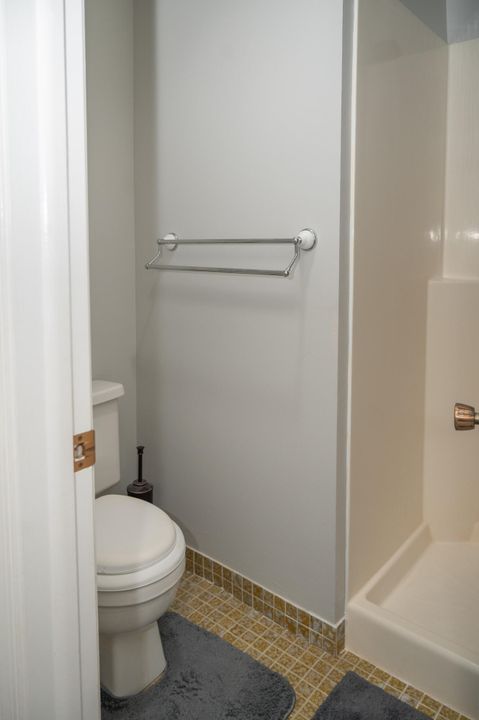 For Sale: $230,000 (2 beds, 2 baths, 1023 Square Feet)