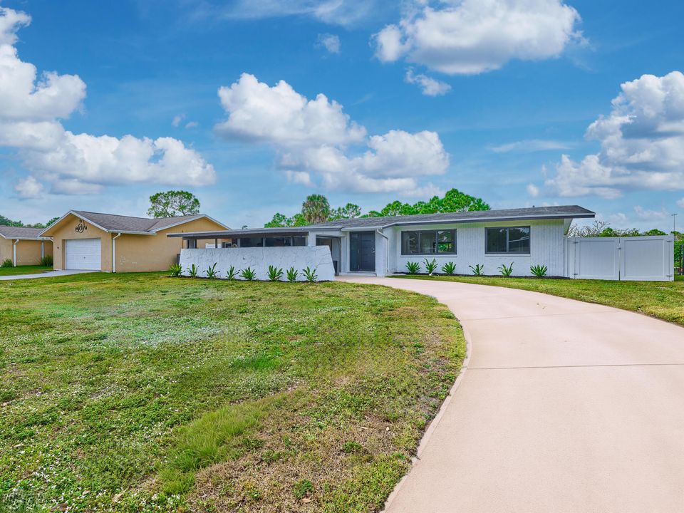 For Sale: $495,000 (3 beds, 2 baths, 1701 Square Feet)