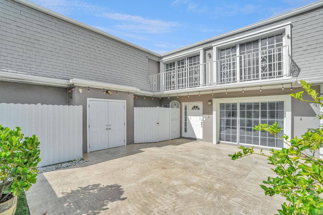 For Sale: $400,000 (3 beds, 2 baths, 1848 Square Feet)